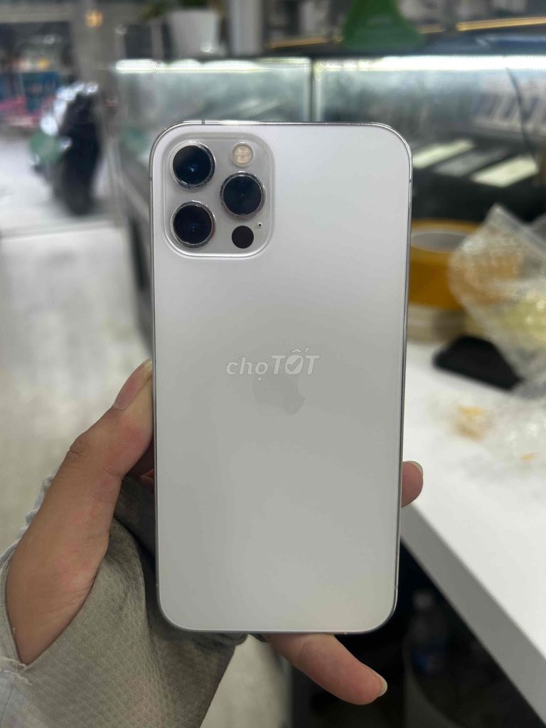 Apple iPhone 12 Pro 256GB Bạc Like New. Mua bán Điện thoại tại Quận Hà Đông Hà Nội được đăng bởi Hiep Dinh hình 1