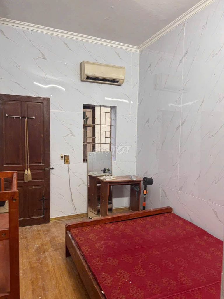 Cho thuê nhà 28m2 x 4 tầng ngõ 296 Minh Khai, HBT