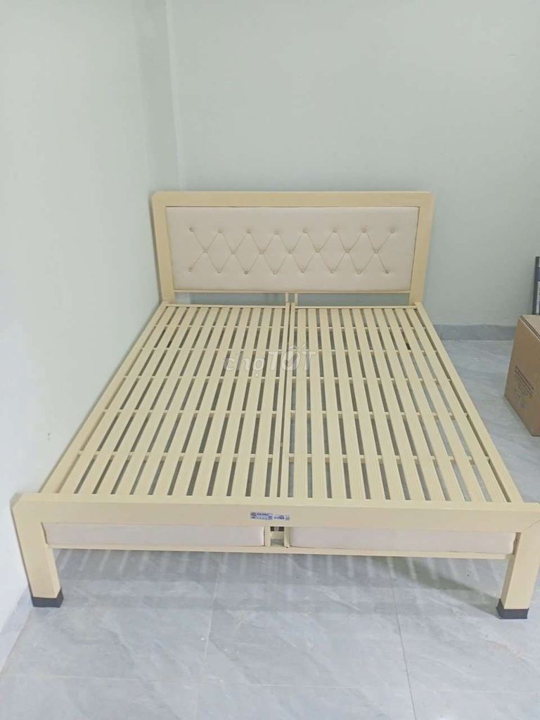 Ráp giường sắt hộp 1m6 khu bến xe. Mua bán Giường, chăn ga gối nệm tại Quận Hải Châu Đà Nẵng được đăng bởi UY TÍN hình 1