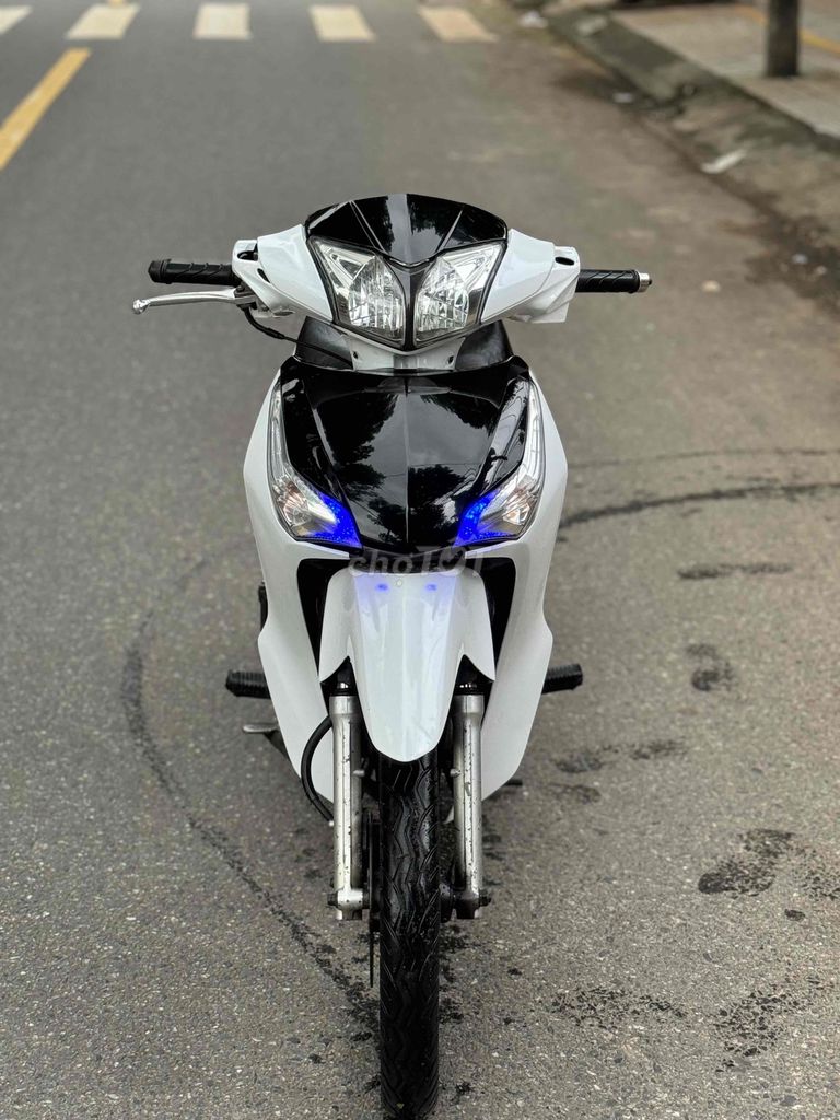 Honda Future 125 2013 Trắng đen. Mua bán Xe máy tại Quận Thanh Khê Đà Nẵng được đăng bởi pôn pôn hình 3