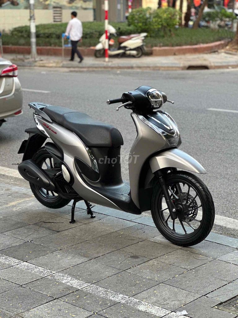 XE MÁY 68 - Honda SH Mode 2024 Abs Xám Sần. Mua bán Xe máy tại Quận Tây Hồ Hà Nội được đăng bởi Đức Anh hình 7