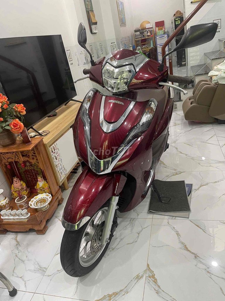 Cần bán xe lead đời 2022 phiên bản cao cấp. Mua bán Xe máy tại Quận Tân Phú Tp Hồ Chí Minh được đăng bởi Thuỳ Linh hình 1