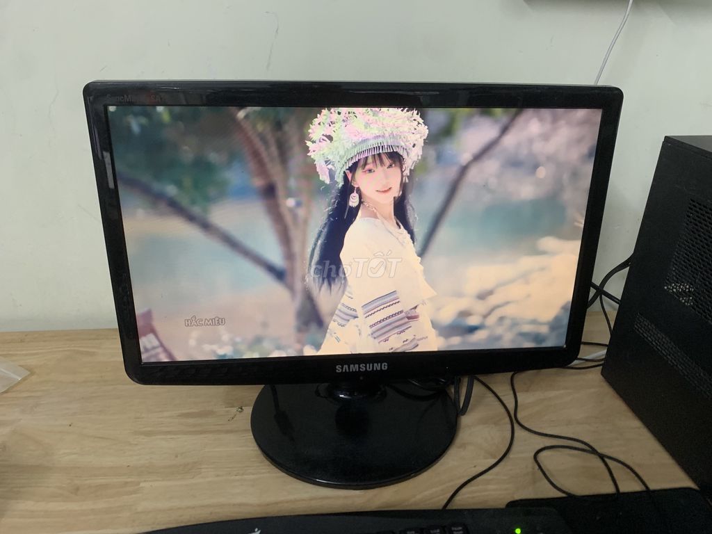 Có màn hình hãng Samsung này 19inch