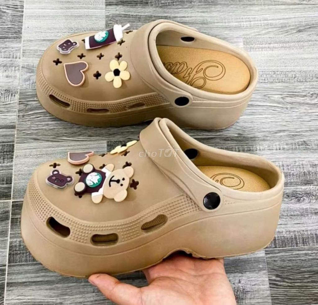 Dép sục crocs size 36-37. Mua bán Giày dép tại Quận Tân Bình Tp Hồ Chí Minh được đăng bởi Thùy hình 2