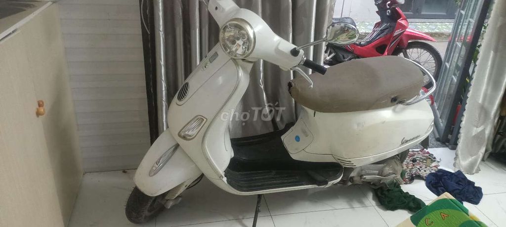 Xe vespa LX 125 đời 2010, giấy tờ đầy đủ.. Mua bán Xe máy tại Huyện Cần Đước Long An được đăng bởi Tai hình 3
