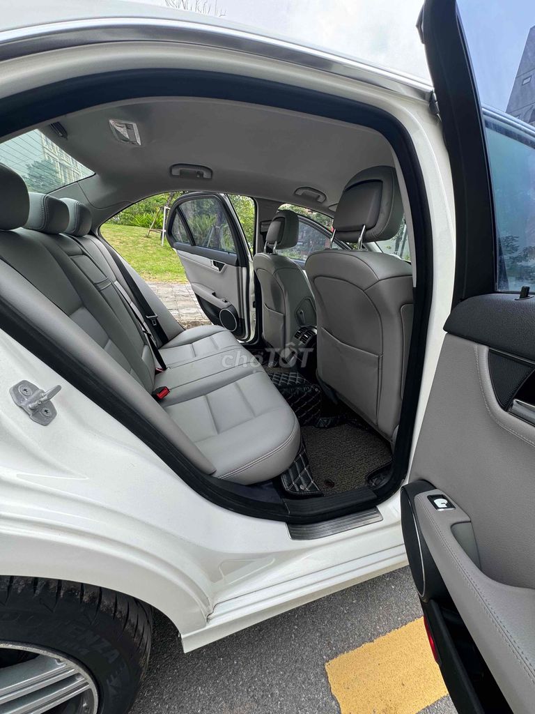 Mercedes-Benz C300Trắng Tự động. Mua bán Ô tô tại Huyện Đông Anh Hà Nội được đăng bởi vương văn chung  hình 10