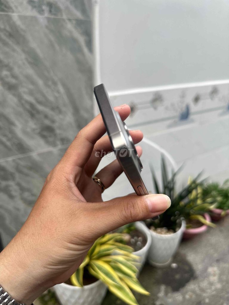 Apple iPhone 15 Pro 128GB Titan Đã sử dụng. Mua bán Điện thoại tại Thành phố Vũng Tàu Bà Rịa - Vũng Tàu được đăng bởi BINHHYK  hình 1