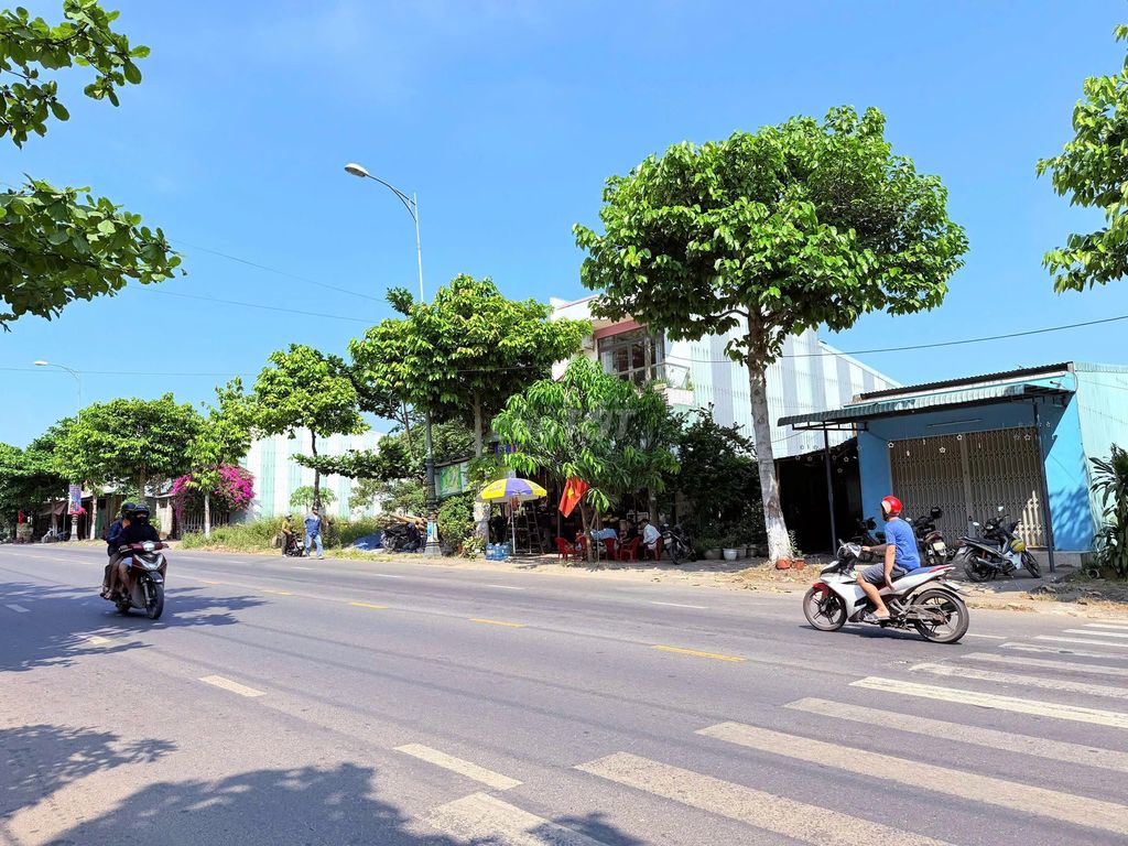 🚨 Hàng Hiếm Hòa Sơn!Đất MT đường 15m DT602 tặng Nhà Cấp 4|Chỉ 3,89 Tỷ!
