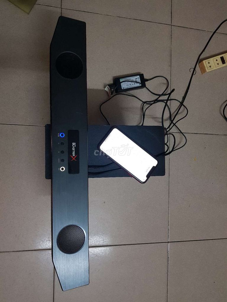 Soundbar BlasterX của hãng Creative