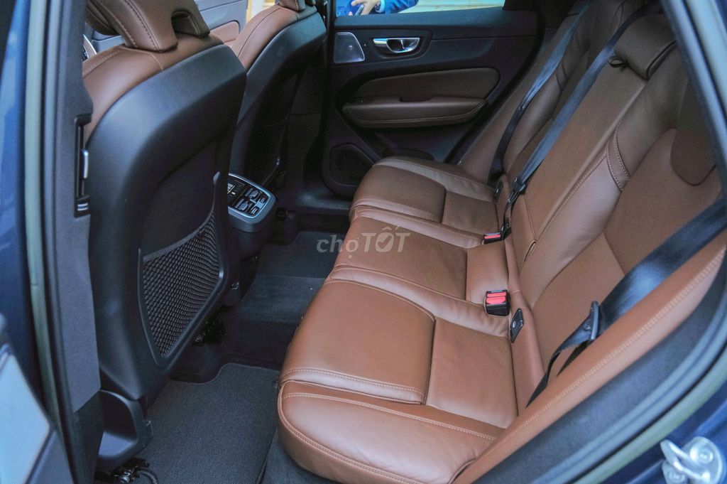 Volvo XC60 2025 Ultimate Bright B6 AWD - 4000 km. Mua bán Ô tô tại Quận Long Biên Hà Nội được đăng bởi Em Hải Volvo hình 10