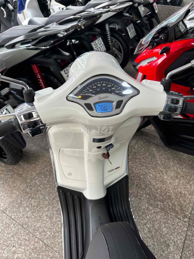 Vespa Primavera 125 ABS iGet 2022 BSTP Chính Chủ. Mua bán Xe máy tại Quận Phú Nhuận Tp Hồ Chí Minh được đăng bởi Ngô Hà hình 3