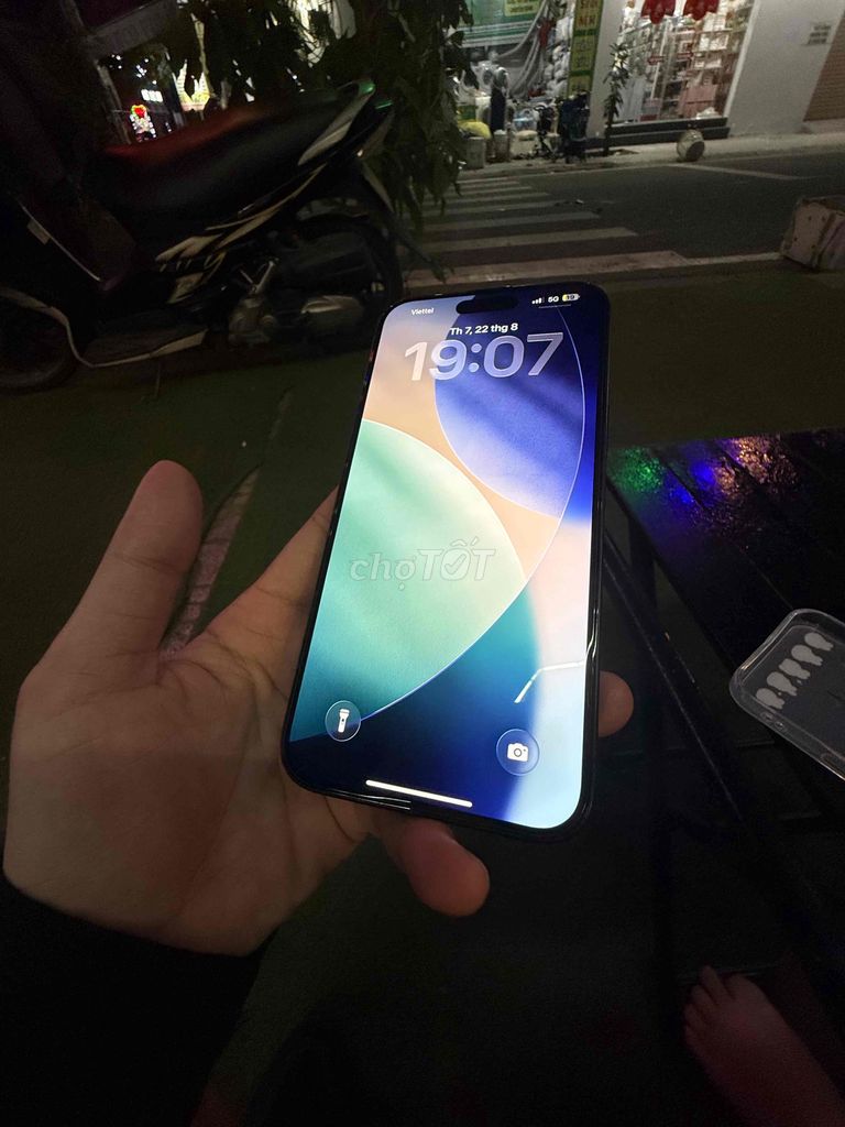 Apple iPhone 16 Plus 128GB Đen 99%. Mua bán Điện thoại tại Thành phố Thuận An Bình Dương được đăng bởi Lan Anh hình 1