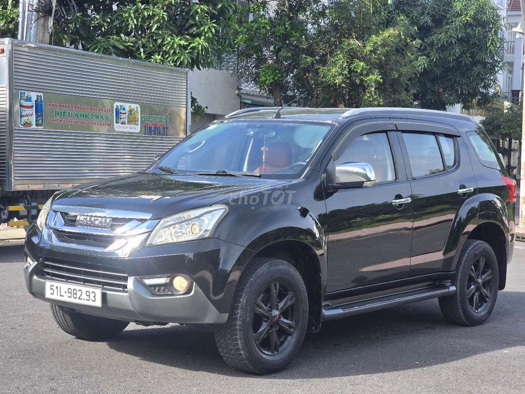 ISUZU MU-X 3.0L SX 2017 AT DẦU 118000KM BH 1 NĂM
