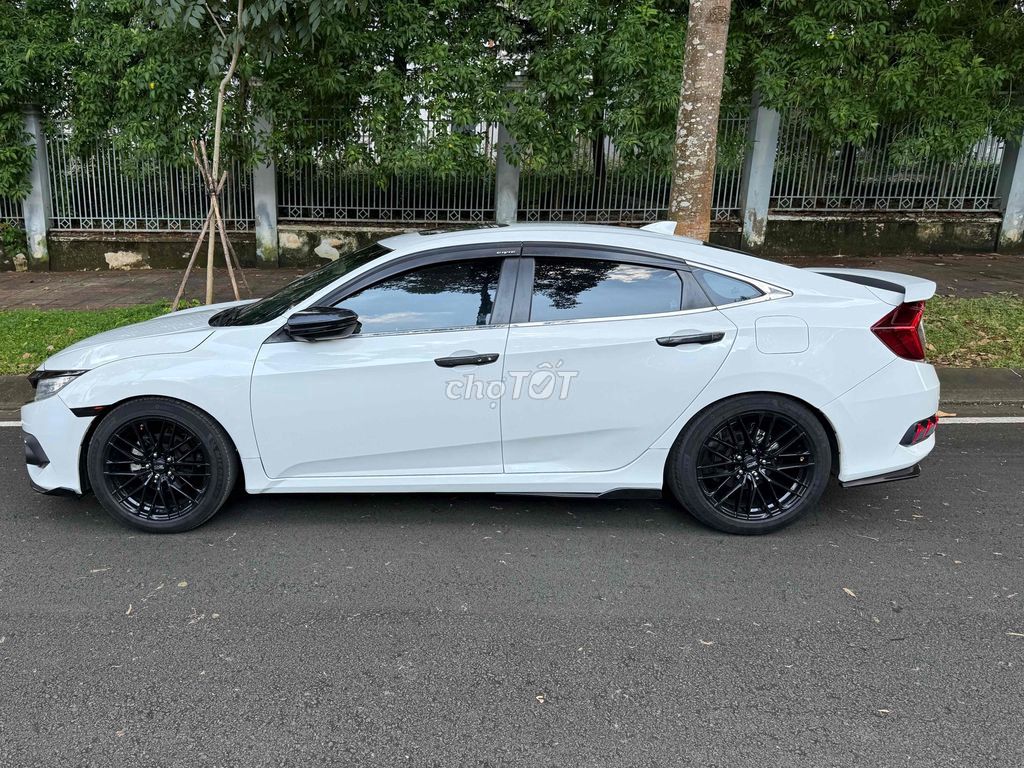 Honda Civic 1.5G Vtec Turbo 2018. Mua bán Ô tô tại Thành phố Thủ Dầu Một Bình Dương được đăng bởi Nguyễn quốc bảo hình 1