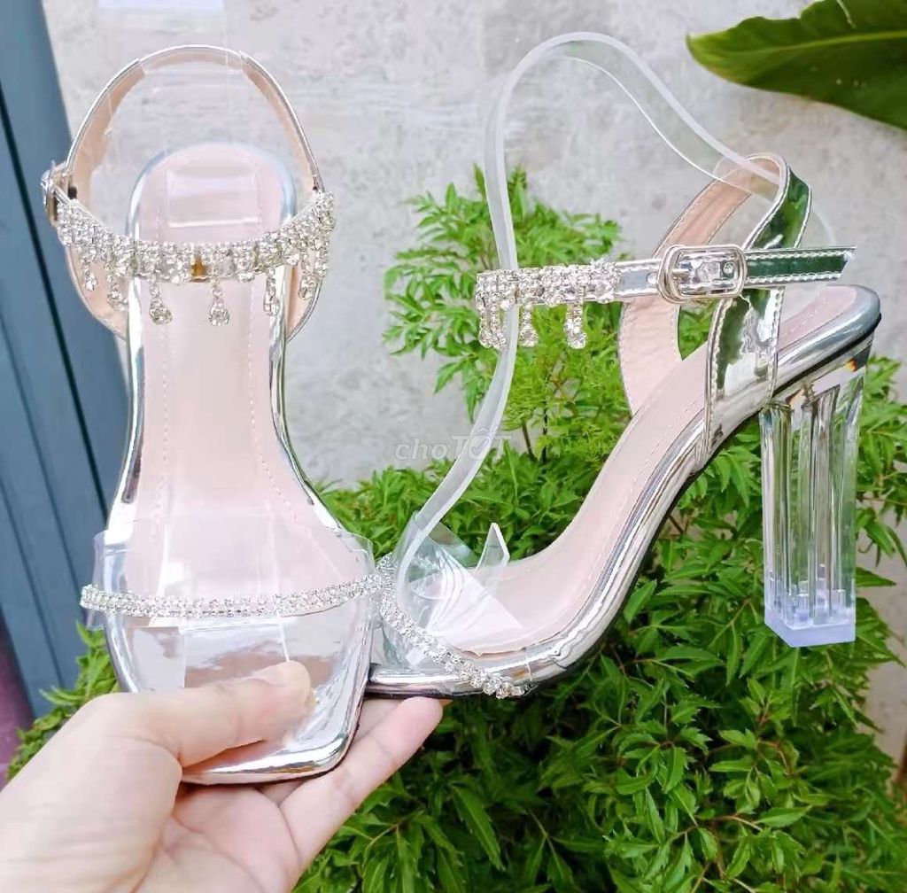 Giày cao gót nữ pha lê Bạc. Mua bán Giày dép tại Quận 1 Tp Hồ Chí Minh được đăng bởi Võ Tường Vi hình 1