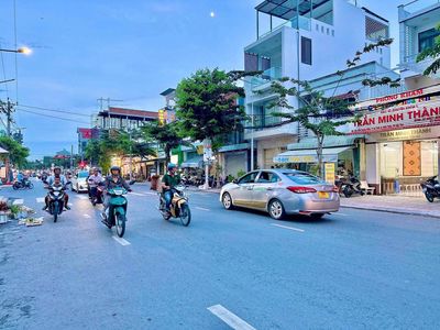 NHÀ LẦU DIỆN TÍCH LỚN - SỐ: 156 TRẦN QUANG DIỆU - BÌNH THUỶ - TPCT. Mua bán nhà ở tại Quận Bình Thuỷ Cần Thơ được đăng bởi Nguyễn Huy 