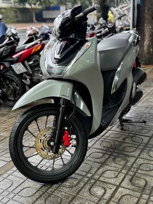 Honda SH Mode 2025 Xám xi măng 700 km. Mua bán Xe máy tại Thành phố Buôn Ma Thuột Đắk Lắk được đăng bởi Ngô quốc Việt 