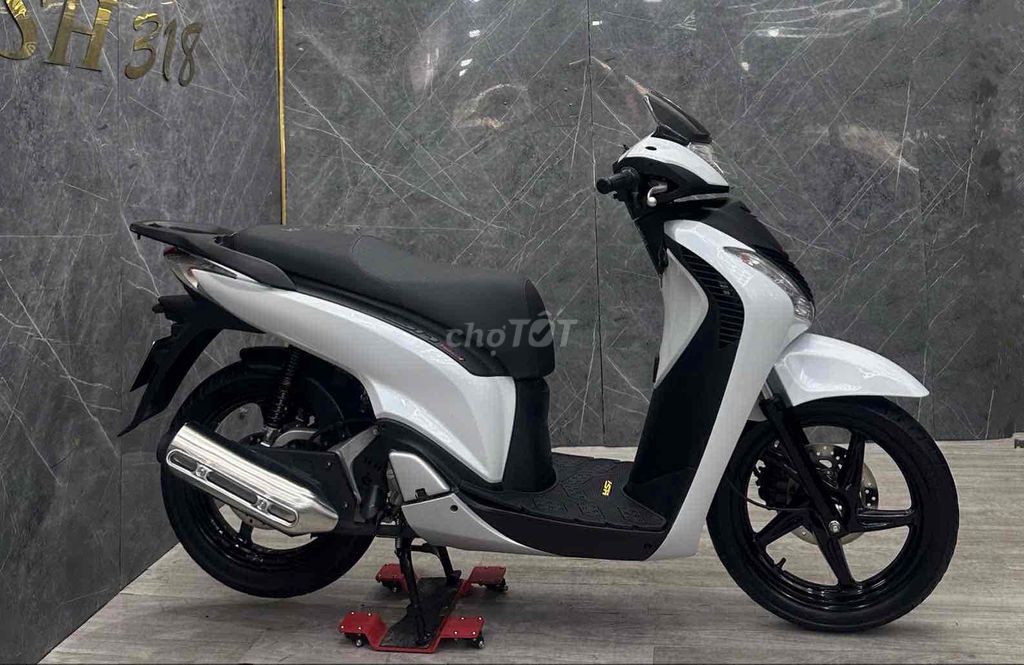 Скутер SH Italia 2011 150i SM1096 Хошимин