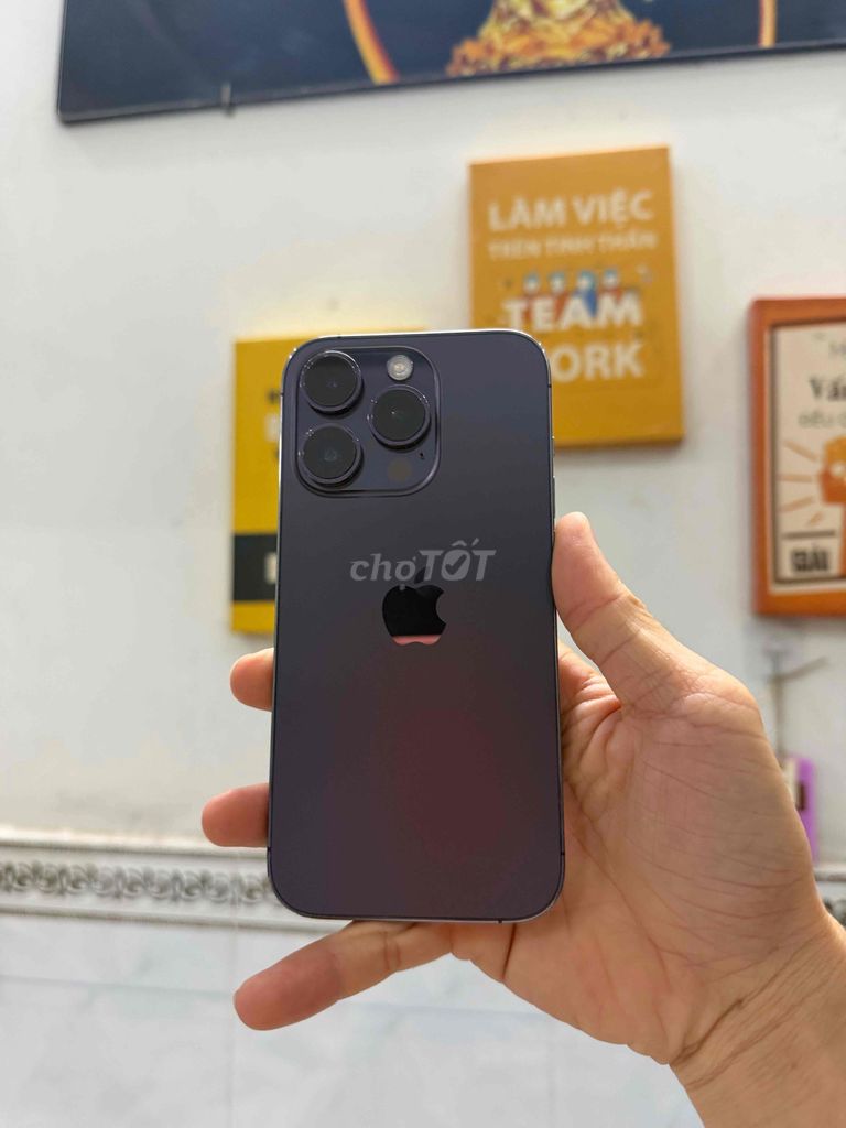 Apple iPhone 14 Pro 128GB Tím Đã sử dụng. Mua bán Điện thoại tại Quận 12 Tp Hồ Chí Minh được đăng bởi Iphone Quận 12 Ngọc Khánh Store hình 1