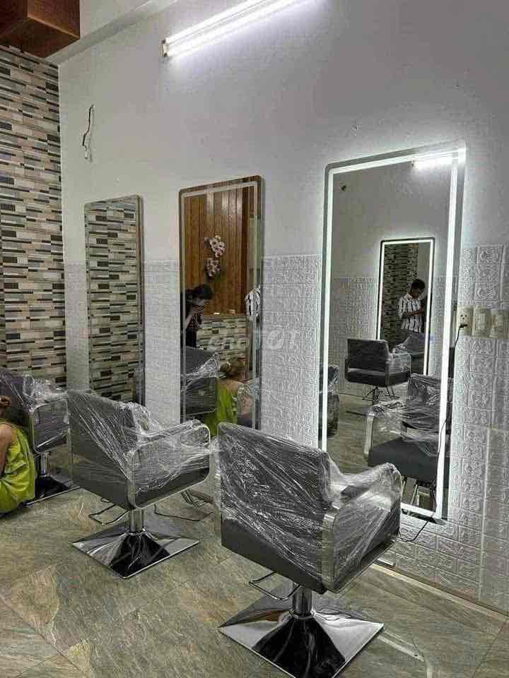Ghế cắt tóc salon Kim loại Da Nhựa Đen. Mua bán Bàn ghế tại Huyện Long Hồ Vĩnh Long được đăng bởi Nhung Trần hình 1