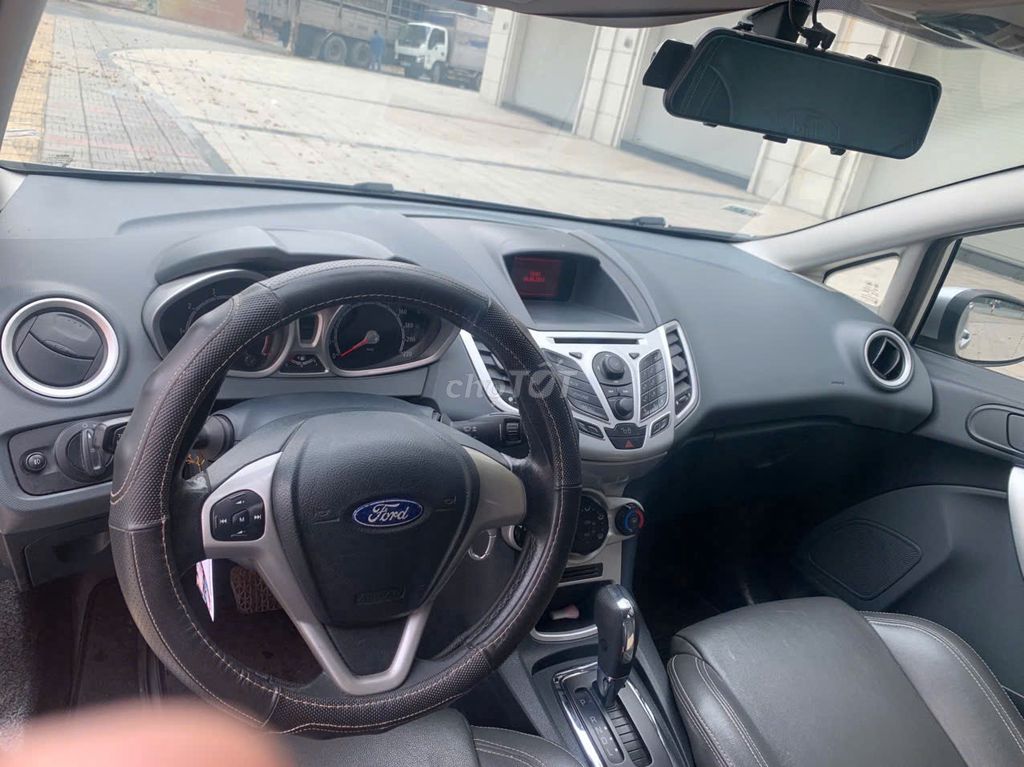 Ford Fiesta S 2012 10 vạn km - không 1 lỗi nhỏ. Mua bán Ô tô tại Quận Cầu Giấy Hà Nội được đăng bởi Nguyễn Thị Yến hình 2
