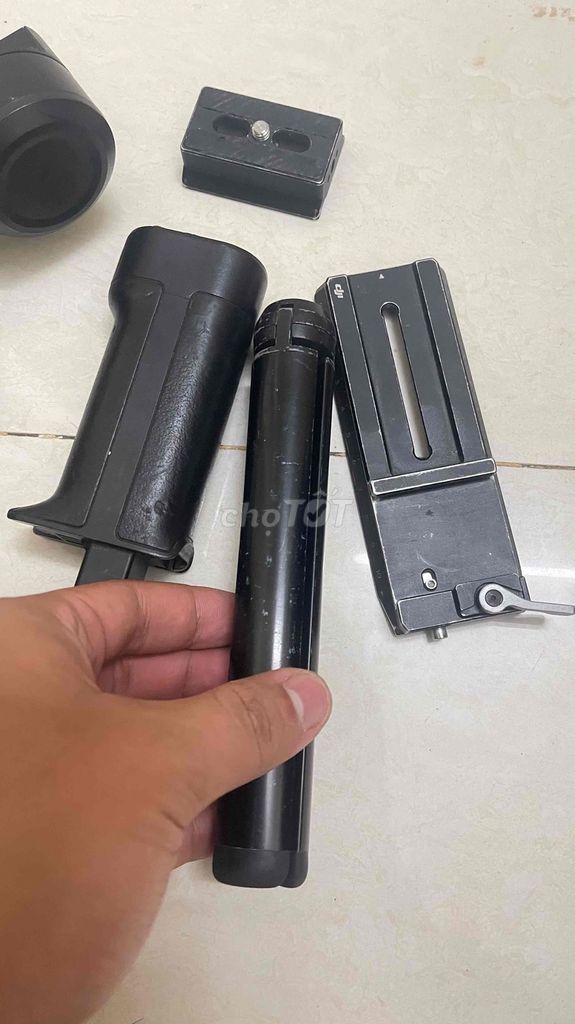 DJI RS3 Gimbal Đen. Mua bán Phụ kiện (Màn hình, Chuột...) tại Thành phố Buôn Ma Thuột Đắk Lắk được đăng bởi anvip hình 1
