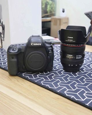 Canon 5D mark IV + lens Canon 24-70mm f4L is📸. Mua bán Máy ảnh, Máy quay tại Quận Hai Bà Trưng Hà Nội được đăng bởi Ng Phương Linh