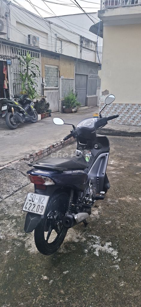 Xe còn mới 98% chính chủ  2023. Mua bán Xe máy tại Quận 12 Tp Hồ Chí Minh được đăng bởi hoa hình 1