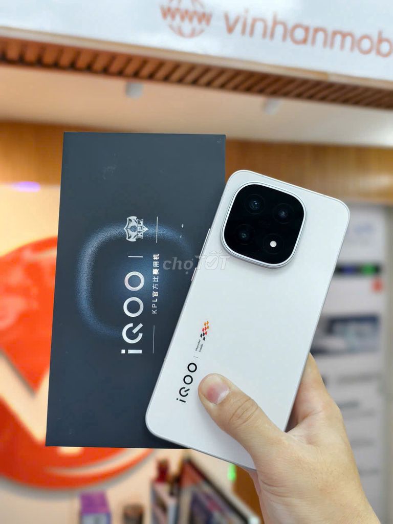 Vivo iQOO 15 12/256GB - Likenew Fullbox(Màu Trắng). Mua bán Điện thoại tại Quận 11 Tp Hồ Chí Minh được đăng bởi Vinhanmobile hình 1