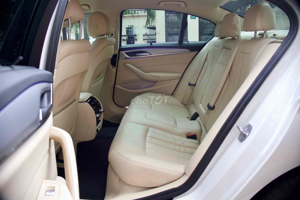 BMW 520i G30 model 2019. Mua bán Ô tô tại Quận 8 Tp Hồ Chí Minh được đăng bởi Khoa nguyễn hình 8