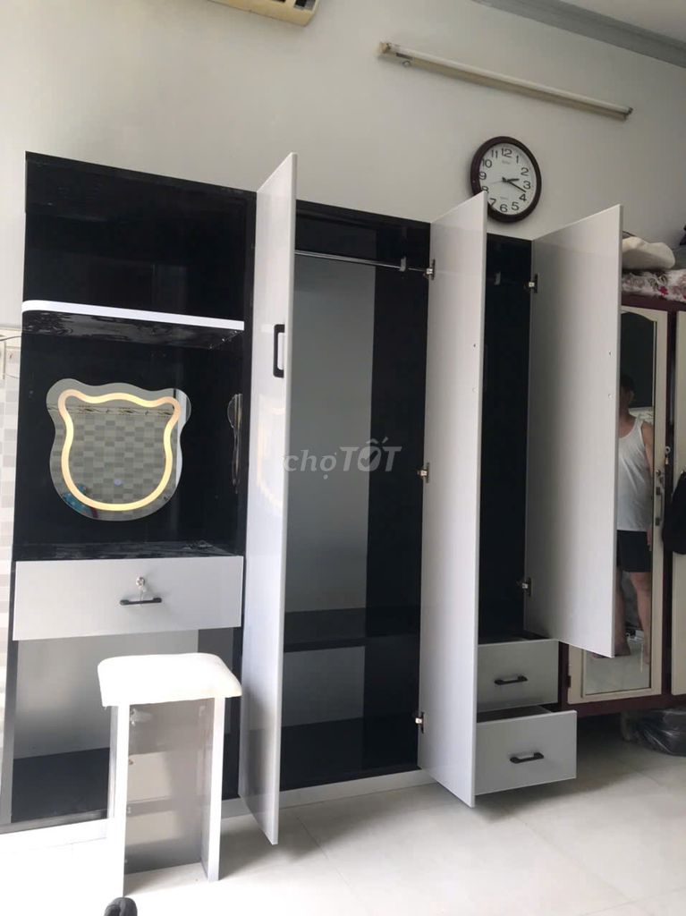 TỦ NHỰA 3 CÁNH LIỀN BÀN TRANG ĐIỂM GƯƠNG LED. Mua bán Tủ, kệ gia đình tại Thị xã Tân Uyên Bình Dương được đăng bởi Phương hoa hình 1