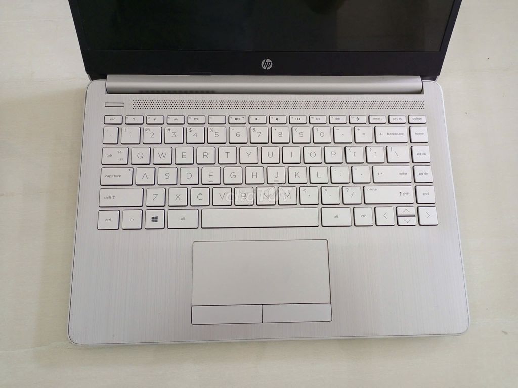 HP CPU  i3-8130u, RAM 4GB, SSD 256G, Pin 3h