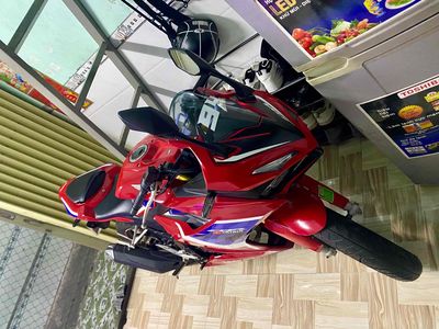 Honda CBR 150R màu Đỏ zin chính chủ. Mua bán Xe máy tại Thị xã Bến Cát Bình Dương được đăng bởi hoang