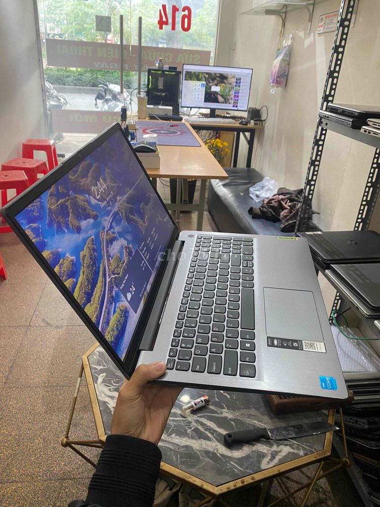 Lenovo Ideapad i3-1215U 8GB/512GB Đã dùng. Mua bán Laptop tại Quận Đống Đa Hà Nội được đăng bởi Chí Hướng Computer hình 1