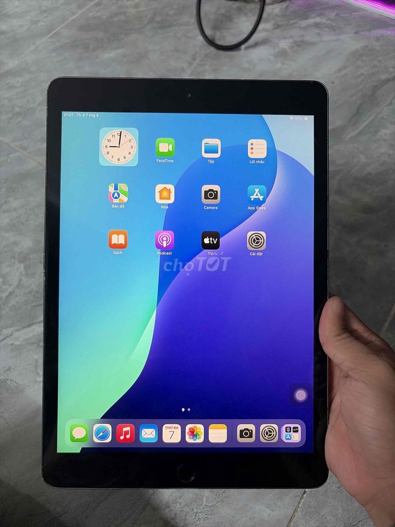 Apple iPad Gen 7 32GB Xám. Mua bán Máy tính bảng tại Quận 1 Tp Hồ Chí Minh được đăng bởi Lucas Huỳnh hình 1
