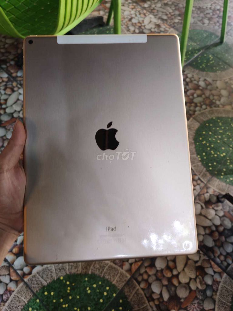 IPad Pro 12.9 gold 128gb 4G Wifi. Mua bán Máy tính bảng tại Quận Bình Tân Tp Hồ Chí Minh được đăng bởi V I N H hình 1