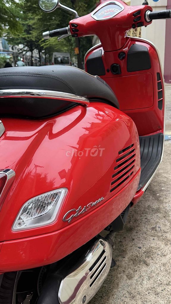 Пьяджо GTS Super 125 i-Get 2019, красный АБС