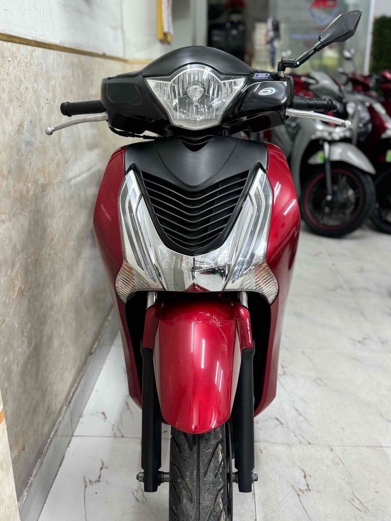 SH 125 đời 2014 đỏ đen mới kemg 43D1-097.42. Mua bán Xe máy tại Quận Sơn Trà Đà Nẵng được đăng bởi Minh Dũng bán trả góp 136 vân đồn  hình 3
