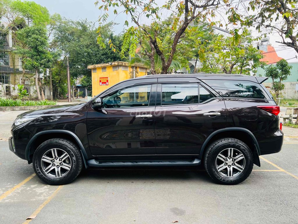 Fortuner 2020 4x2AT nhập khẩu máy xăng xe đẹp. Mua bán Ô tô tại Quận 12 Tp Hồ Chí Minh được đăng bởi Phạm Hoàng hình 3