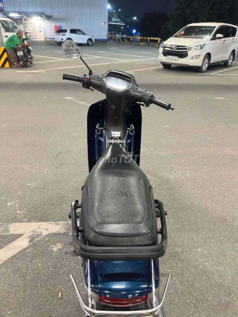 Хонда Уэйв 50 куб. см. автобус HCMC
