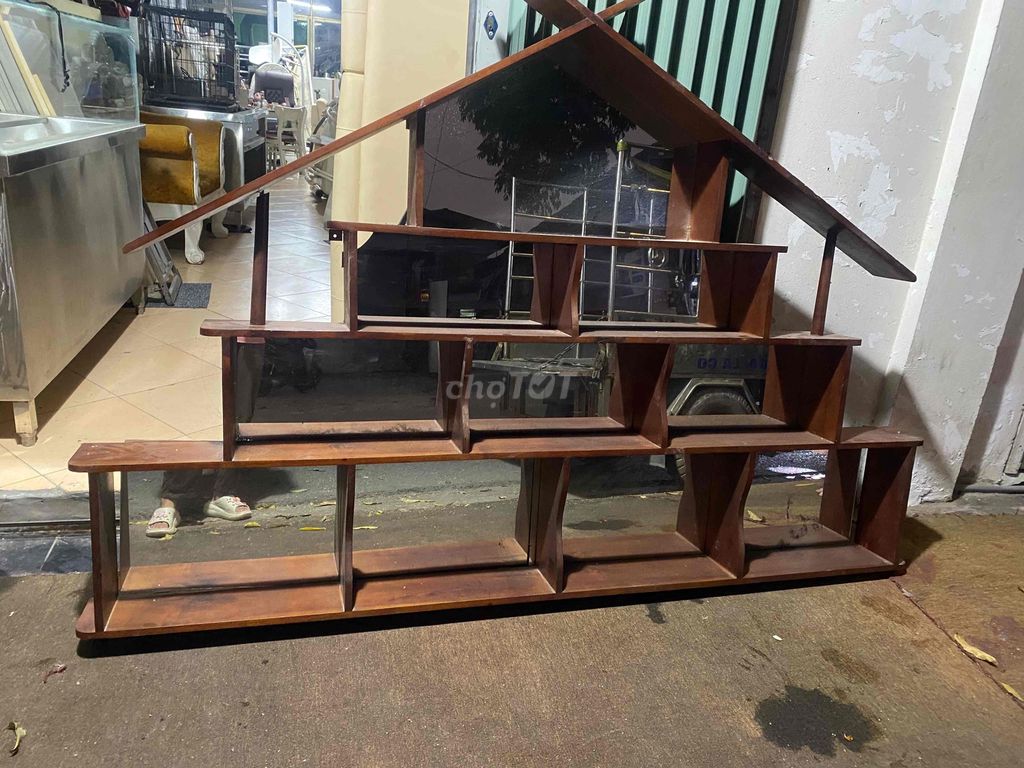 Kệ sách gỗ tự nhiên màu Nâu. Mua bán Tủ, kệ gia đình tại Quận Nam Từ Liêm Hà Nội được đăng bởi Nguyễn Phúc hình 1