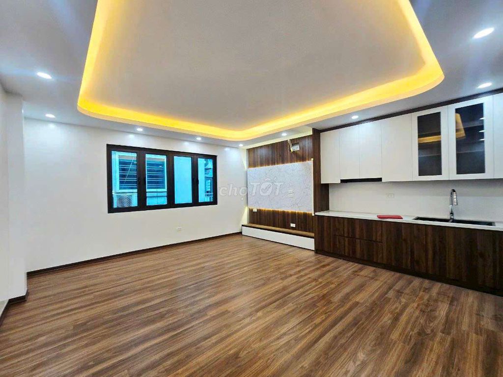 Cau Giay TT - 10 м от улицы - 40 м2. 6 этажей, недавно построенный лифт - ширина метра