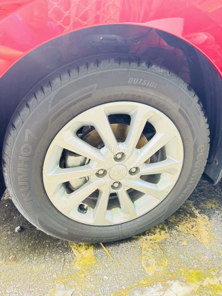 Bán xe oto 5 chỗ hyudai Accent. Mua bán Ô tô tại Quận Bình Tân Tp Hồ Chí Minh được đăng bởi Pham Quang Khải hình 3