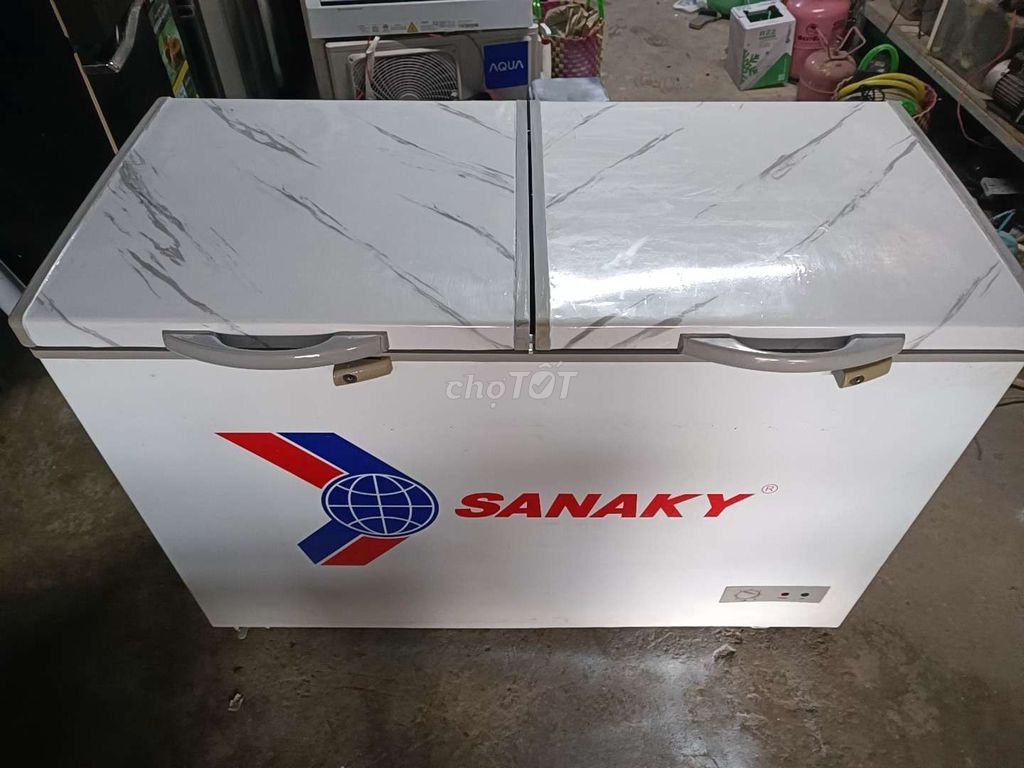 Tủ đông suốt 280 lít