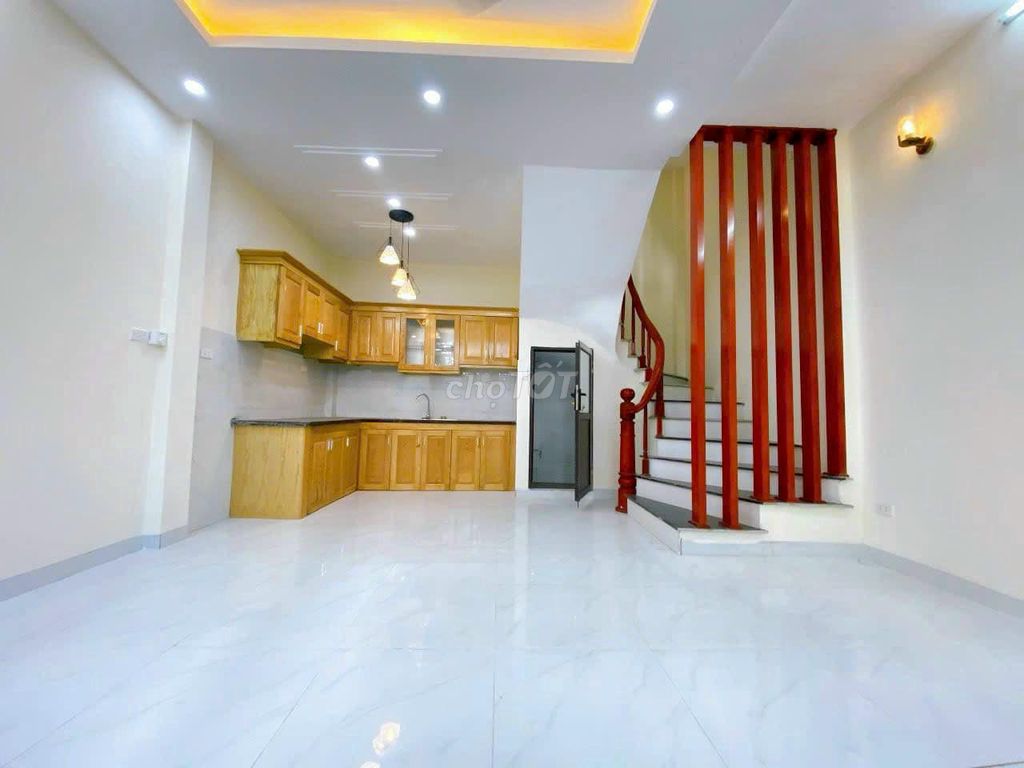 BÁN nhà  Biên Giang, XD 5*Tầng DT: 32m2, ô tô đỗ gần, 350m ra QL6, ,