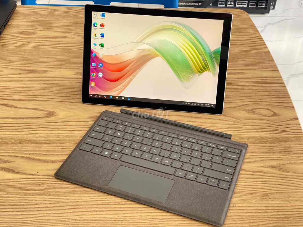 Microsoft Surface Pro 6  i5-8350U/8GB/ 12.3 inch. Mua bán Laptop tại Quận Ninh Kiều Cần Thơ được đăng bởi Trần Sự Computer Store hình 1