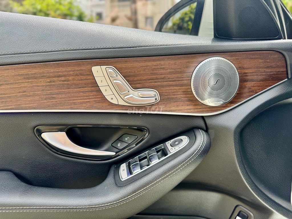 Mercedes Benz C Class 2020 C 200 Exclusive. Mua bán Ô tô tại Quận Bình Tân Tp Hồ Chí Minh được đăng bởi Auto 90 hình 15