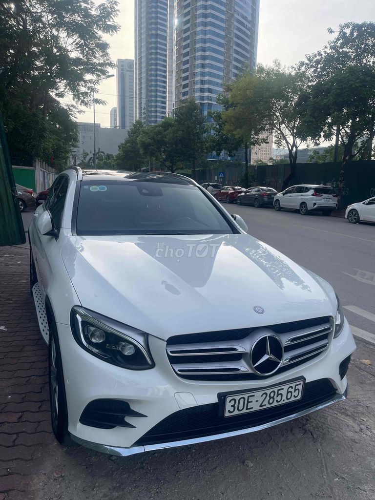 Mercedes Benz GLC 2016 300 AMG 4MATIC - 70000 km