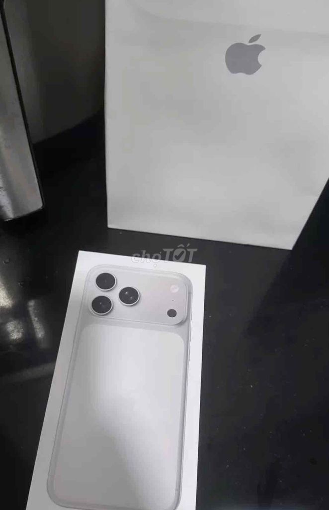 iPhone 17 Pro Max 256GB Trắng Mới 100%. Mua bán Điện thoại tại Quận Dương Kinh Hải Phòng được đăng bởi huq pam hình 1