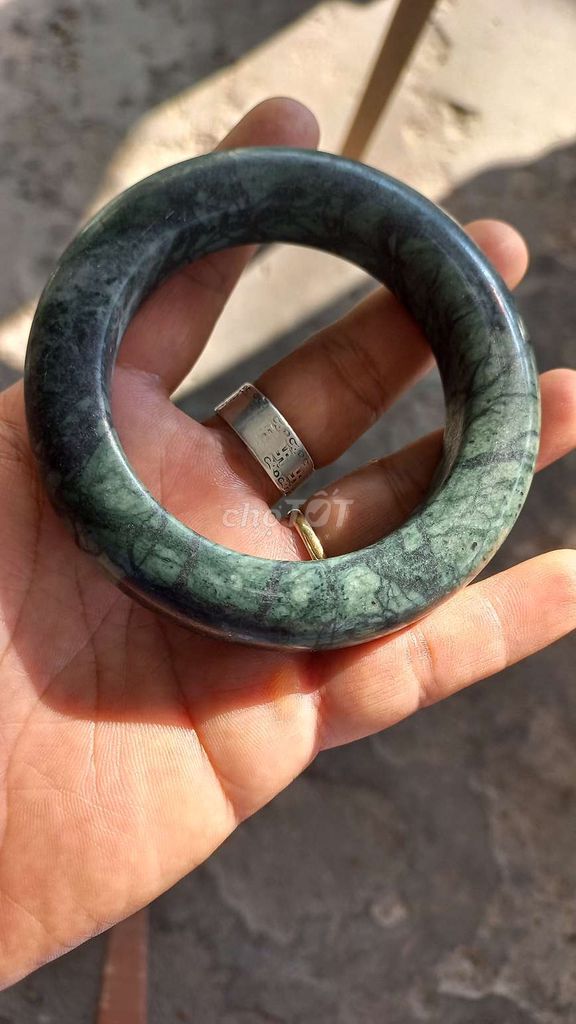 Vòng tay phong thủy đá cẩm thạch xưa to lớn đẹp. Mua bán Phụ kiện thời trang khác tại Quận Ninh Kiều Cần Thơ được đăng bởi Mộc Cường hình 1